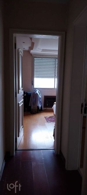 Image 21 - 886629