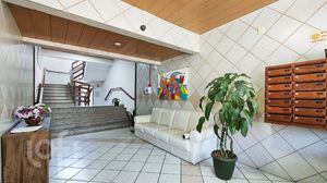Image 6 - 886631