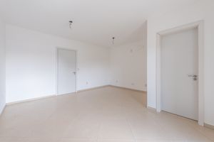 Image 11 - 886633