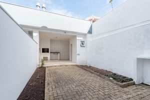 Image 4 - 886633