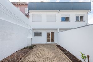 Image 3 - 886633