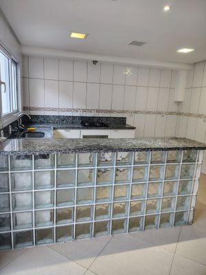 Image 10 - 886633