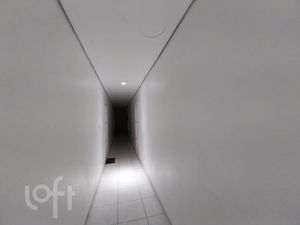 Image 17 - 886635