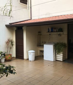 Image 17 - 886638