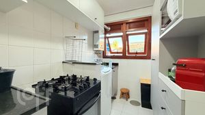 Image 21 - 886639