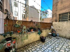 Image 4 - 886642