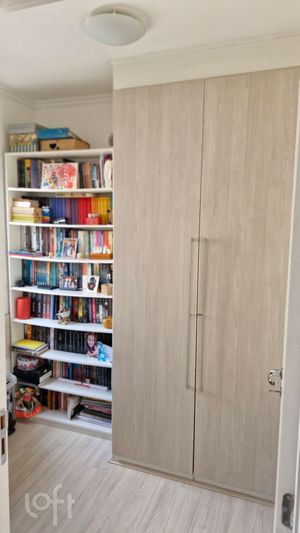 Image 6 - 886645