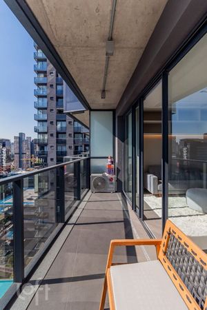 Image 16 - 886647
