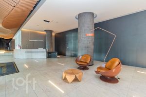 Image 18 - 886647