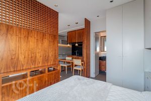 Image 9 - 886647