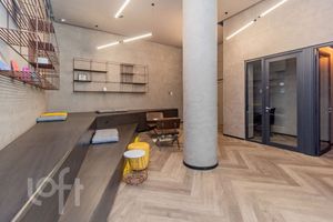 Image 30 - 886647