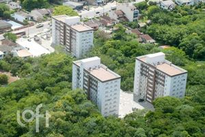Image 10 - 886652