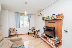 Image 1 - 886653