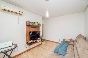Image 4 - 886653