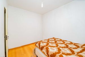Image 8 - 886653