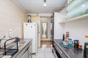 Image 20 - 886653