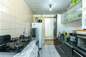 Image 10 - 886653
