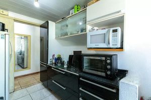 Image 11 - 886653