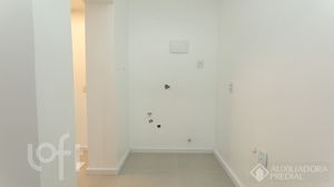 Image 3 - 886656
