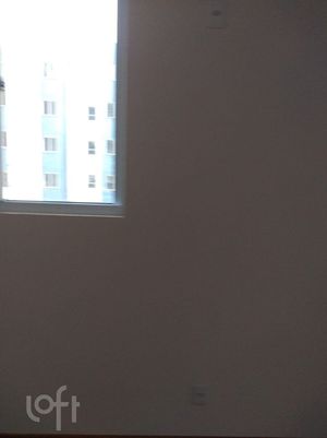 Image 11 - 886657
