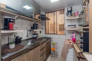 Image 13 - 886661