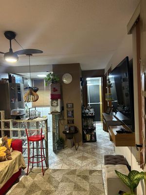 Image 7 - 886661