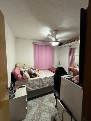 Image 15 - 886661