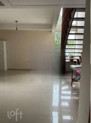 Image 20 - 886662