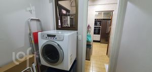 Image 17 - 886665