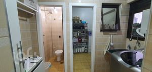 Image 14 - 886665