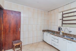 Image 19 - 886668