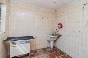 Image 31 - 886668