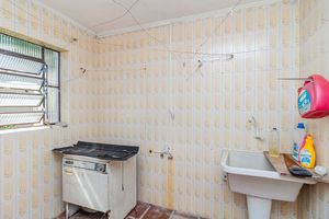 Image 32 - 886668