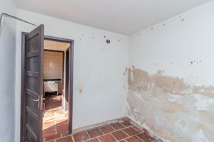 Image 36 - 886668