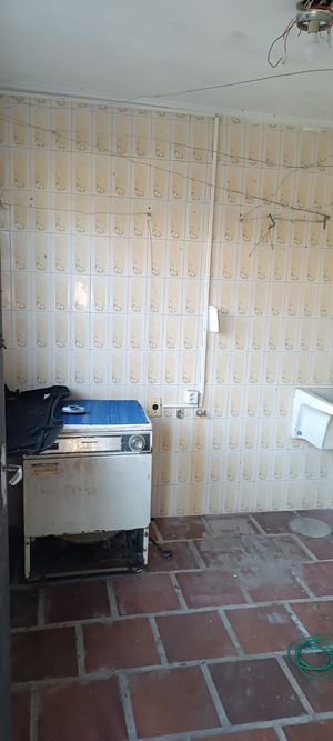 Image 3 - 886668