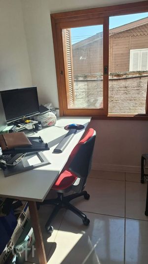 Image 17 - 886670