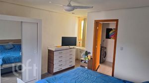 Image 11 - 886670