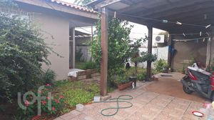 Image 18 - 886670