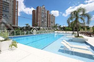 Image 7 - 886672