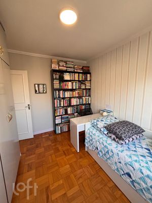 Image 12 - 886673