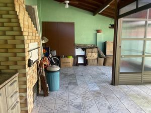 Image 17 - 886674