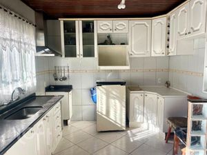 Image 8 - 886674
