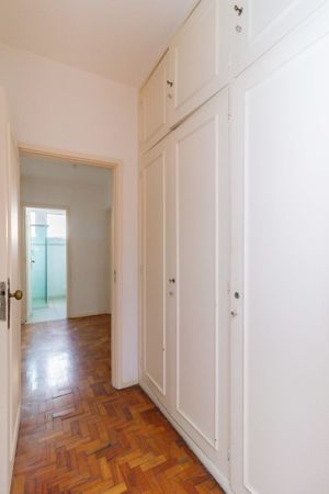 Image 7 - 886675