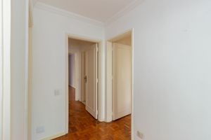 Image 17 - 886675