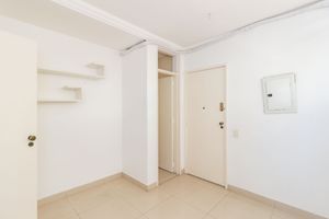 Image 31 - 886675