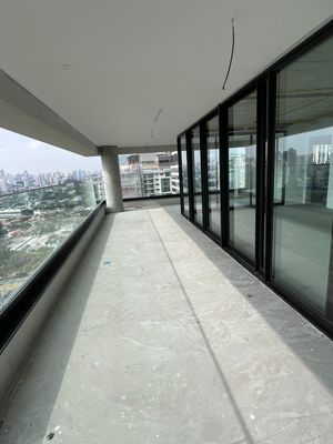 Image 0 - 886676