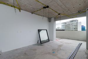 Image 22 - 886676