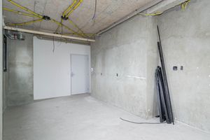 Image 27 - 886676