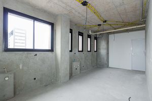Image 28 - 886676