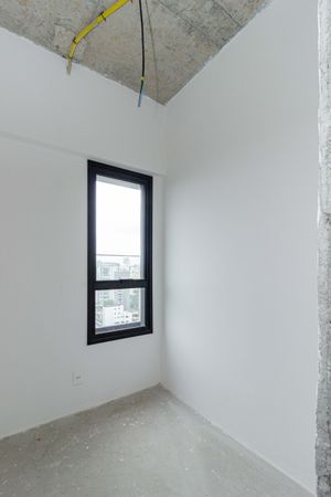 Image 37 - 886676